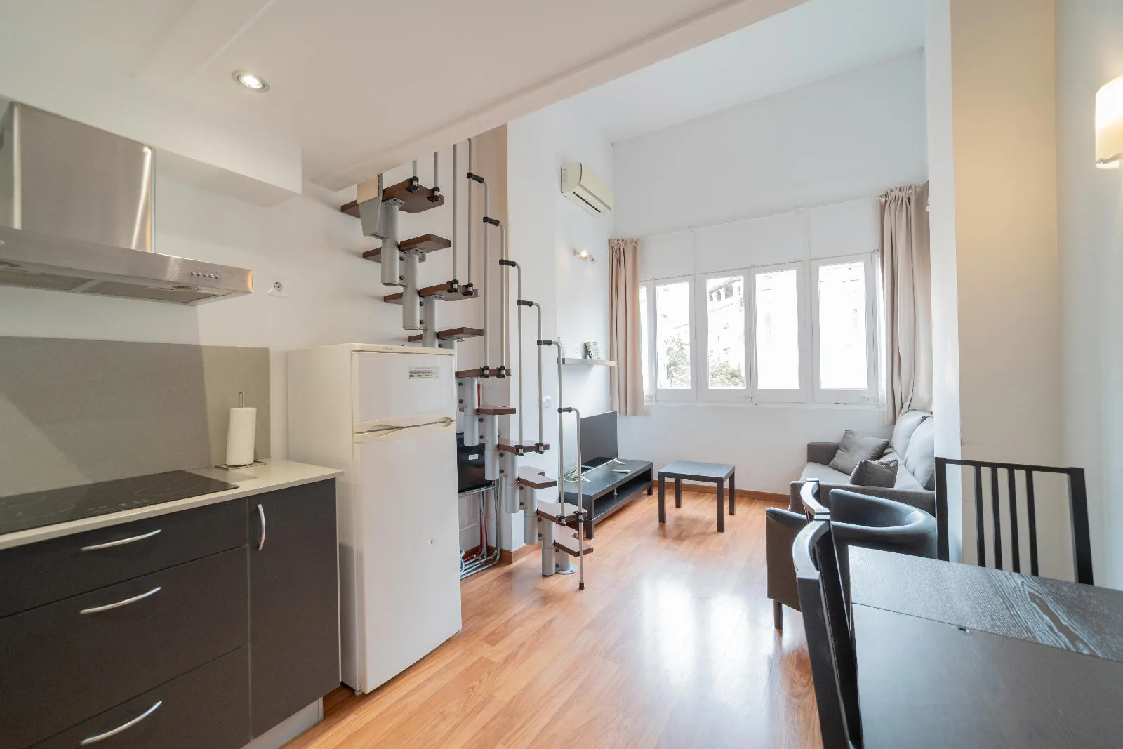 Apartament A al centre de Girona amb cuina i sala d'estar