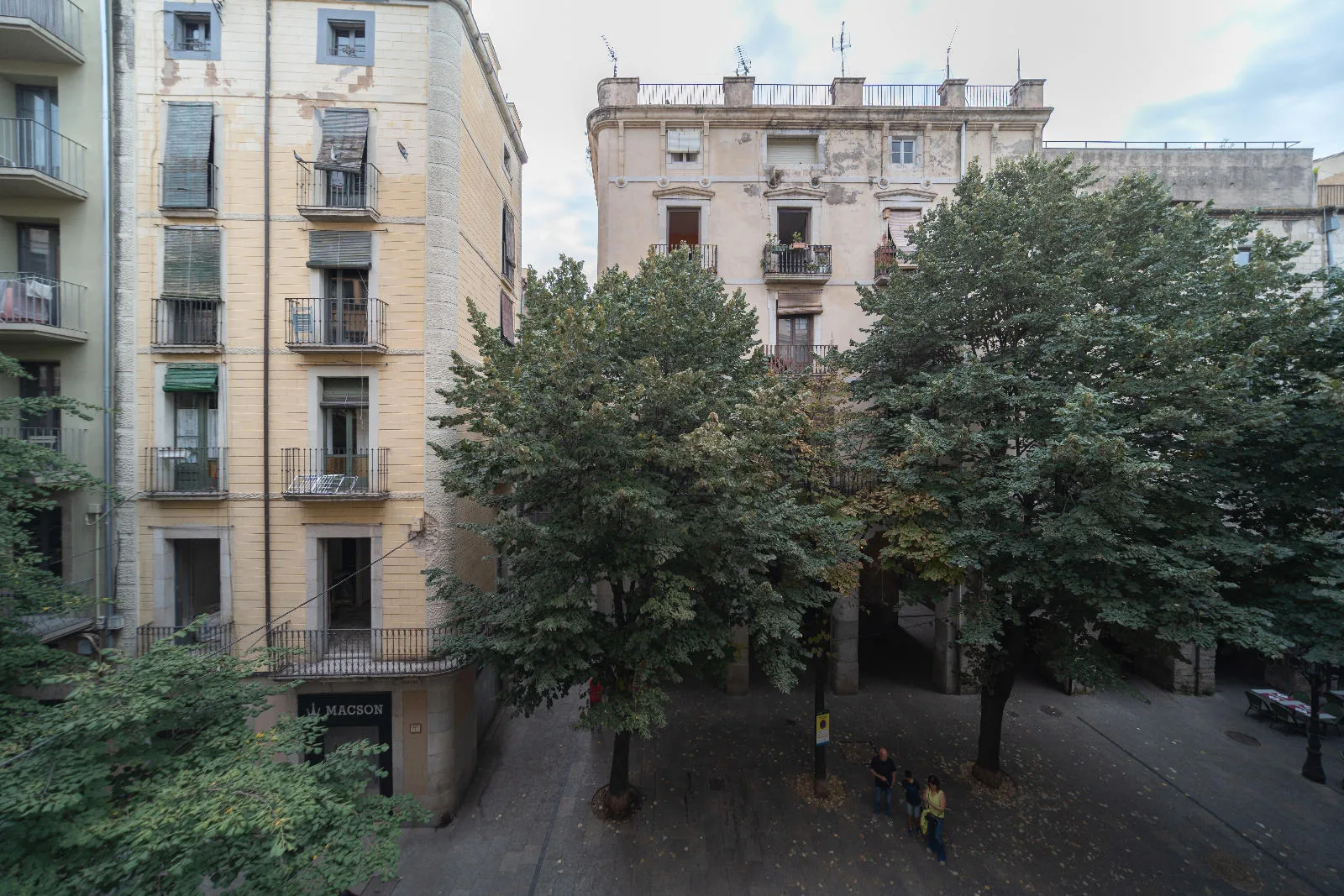 Vistes a la Rambla des de l'Apartament A