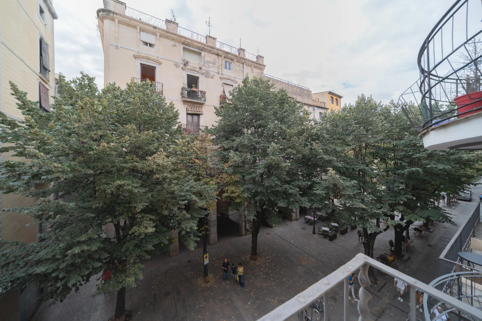 Vistes al Barri Vell des de l'Apartament B