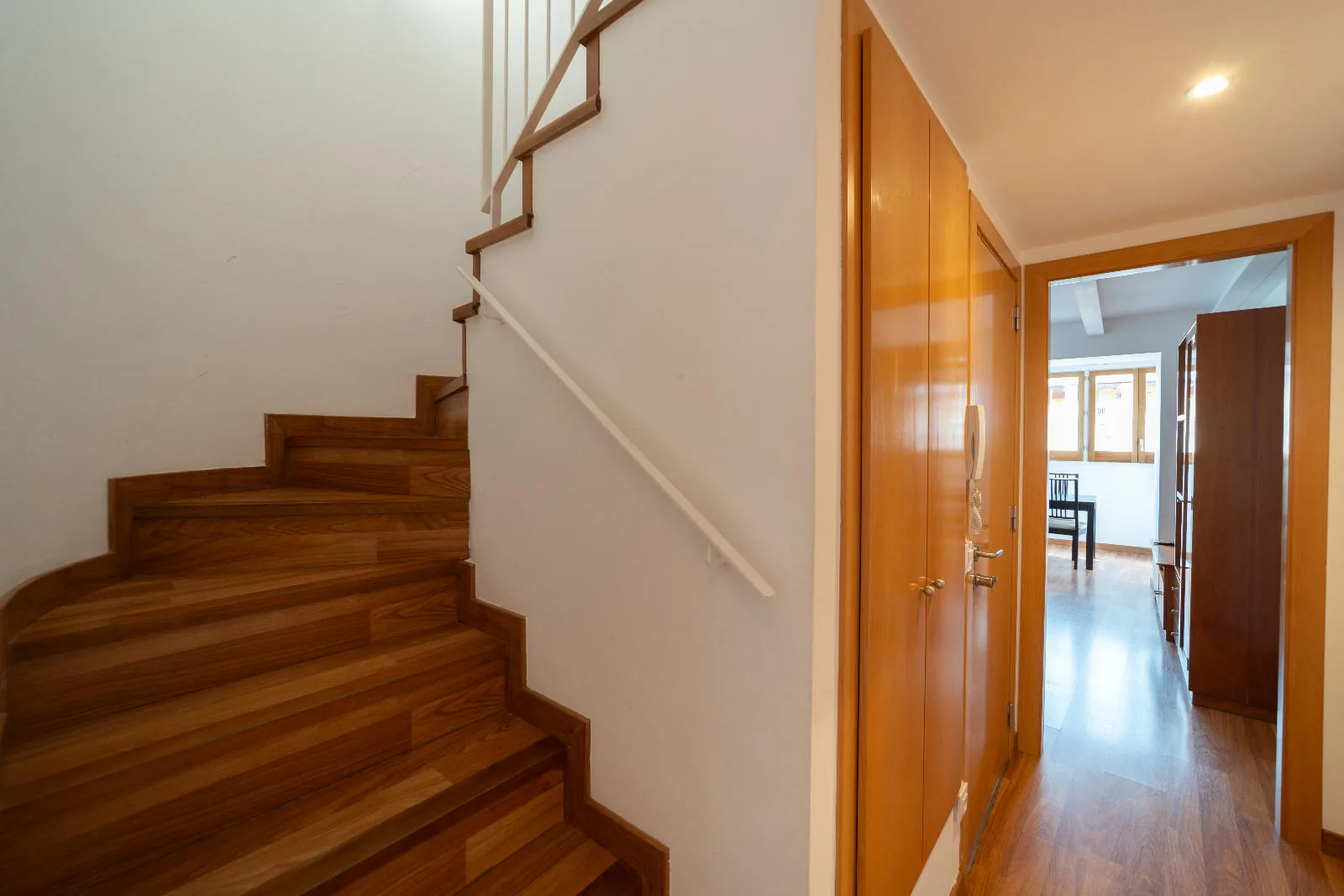 Escales interiors de l'Apartament C dúplex